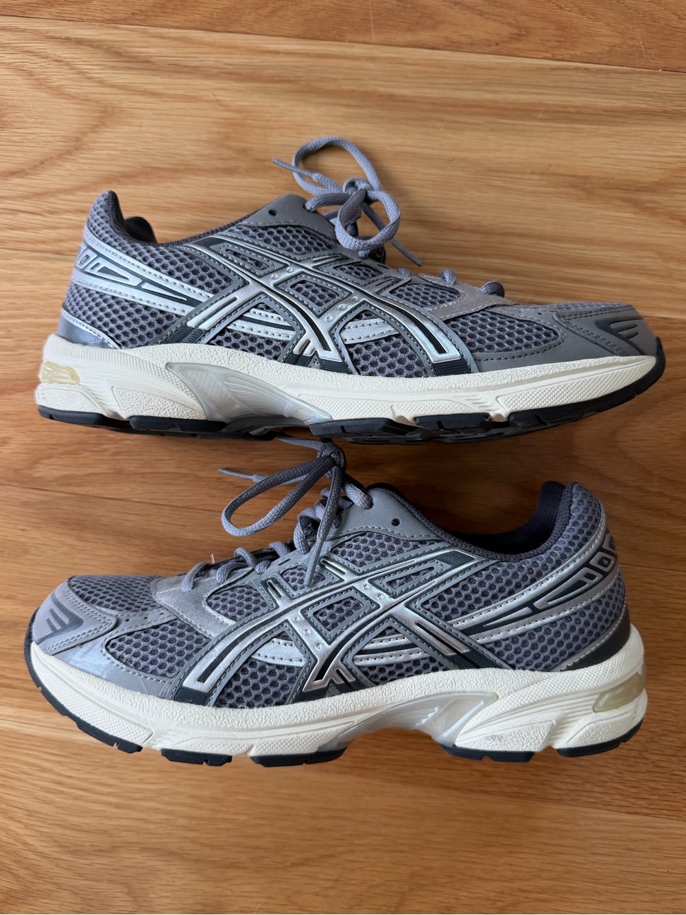 ASICS GEL-1130 Sneakers Gray Navy Cream Women’s 9 men’s 7.5 EUC